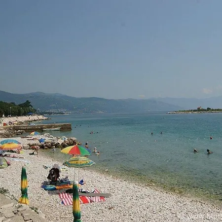 Prekrasan Dvosobni Apartman S Pogledom Na More 4+2 *