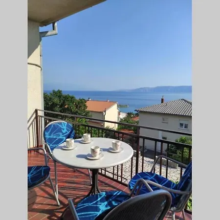 Prekrasan Dvosobni Apartman S Pogledom Na More 4+2 Novi Vinodolski